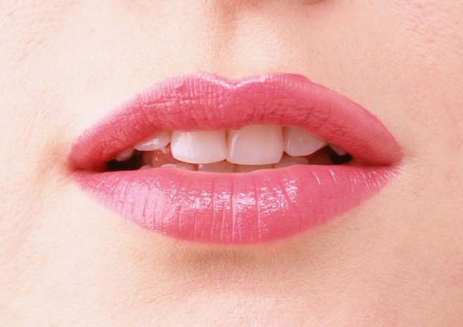 频繁的口腔溃疡是口腔癌的前兆吗,口腔溃疡数周未愈警惕口腔癌