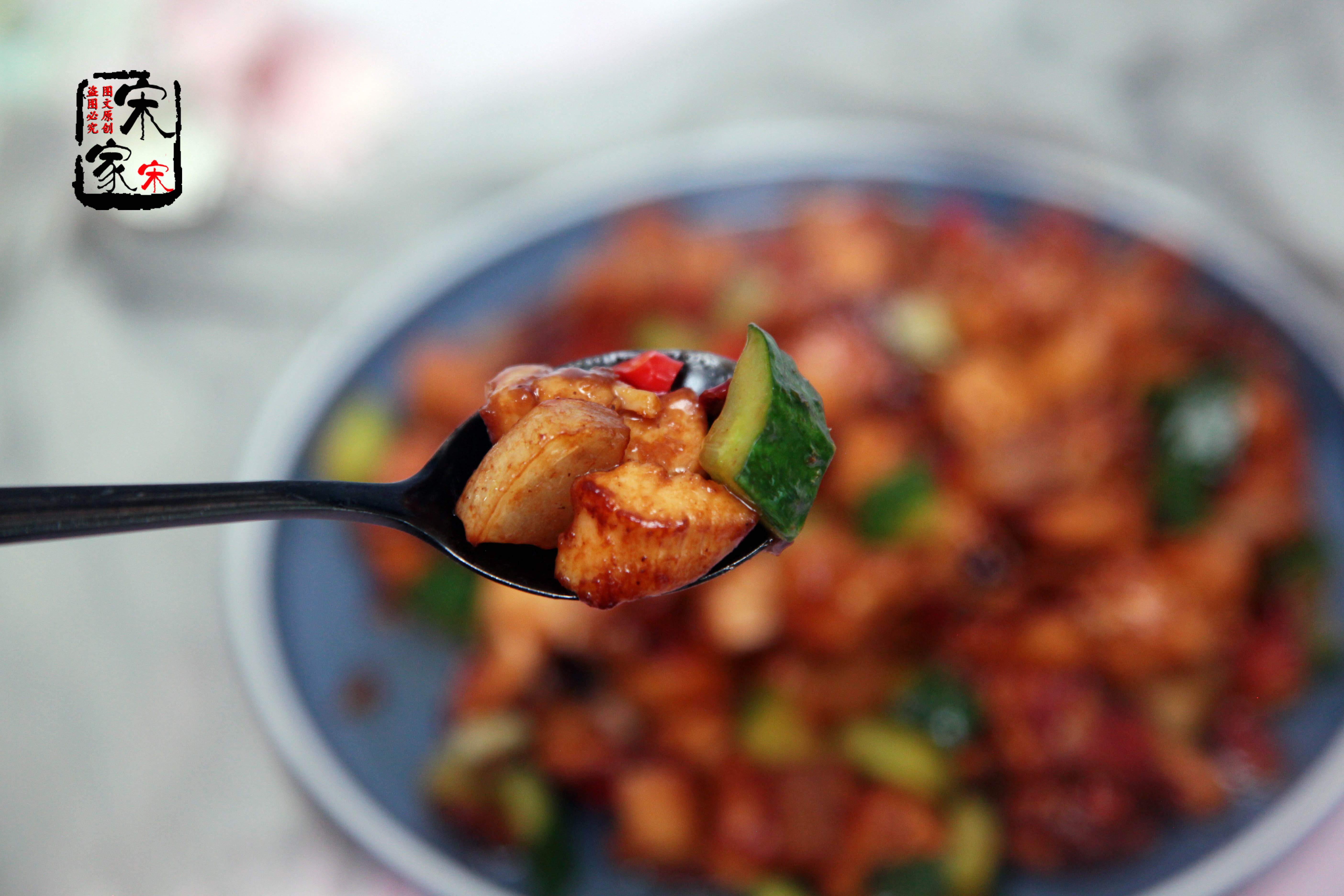 鸡胸肉这样做才好吃不炒不油炸,炒鸡胸肉丁嫩而不柴的诀窍