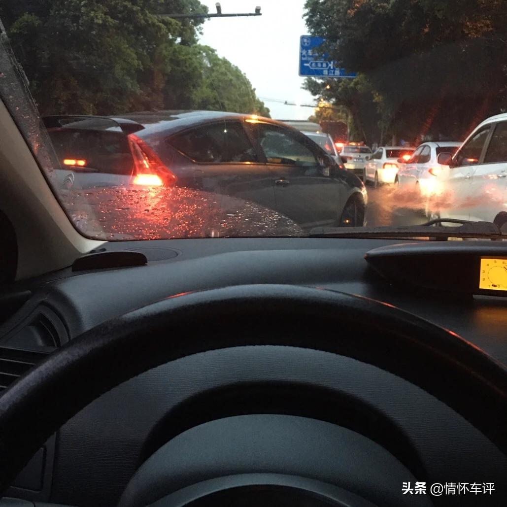 雪铁龙世嘉2.0手动挡的优缺点,雪铁龙世嘉两厢手动2.0优缺点