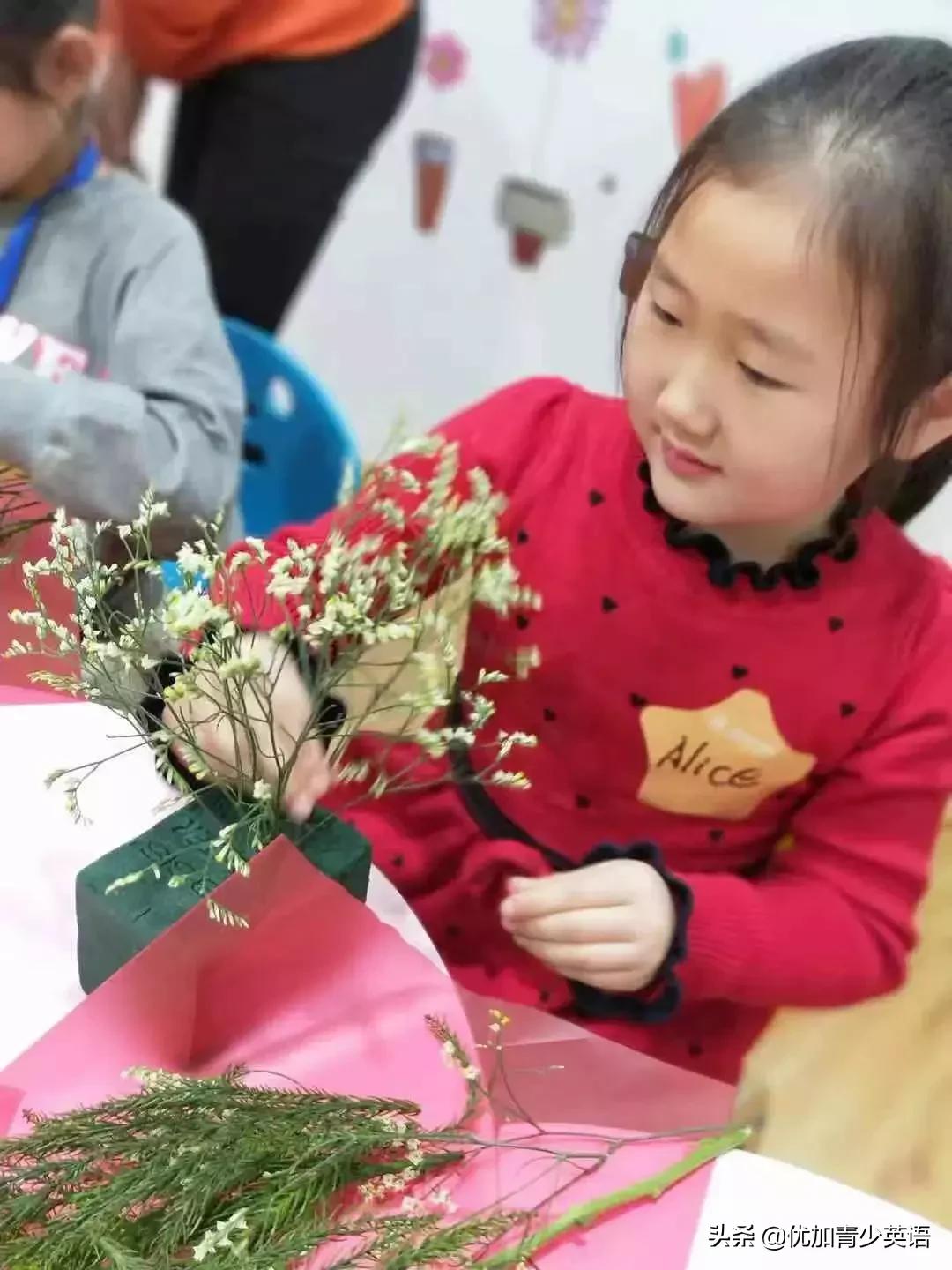 植树节播撒梦想厚植希望,植树节拥抱春天播种绿色放飞希望