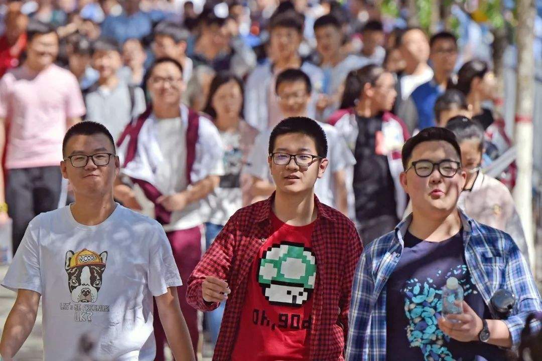 河北本科批次高考录取分数线出来了：文科465分，理科415分