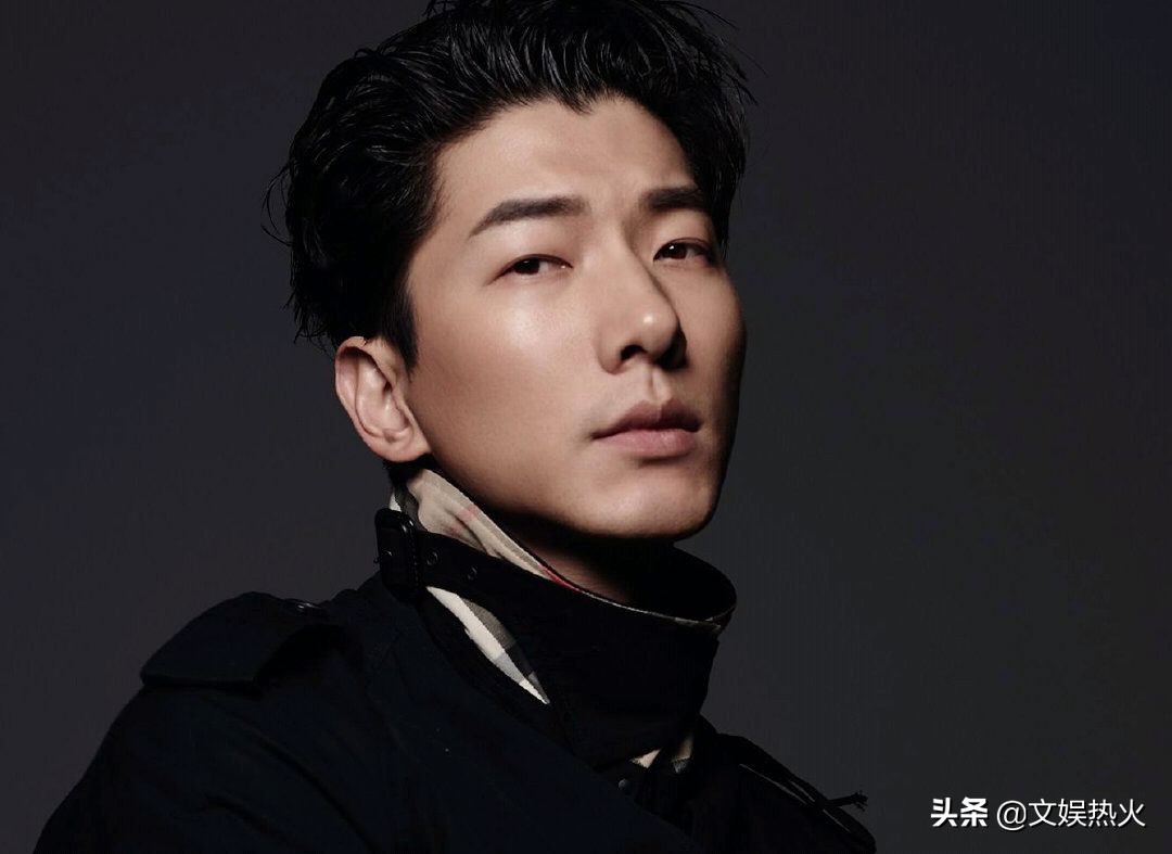 父女亲吻该不该？贝克汉姆和小七公然亲吻，张亮保护女儿不亲嘴