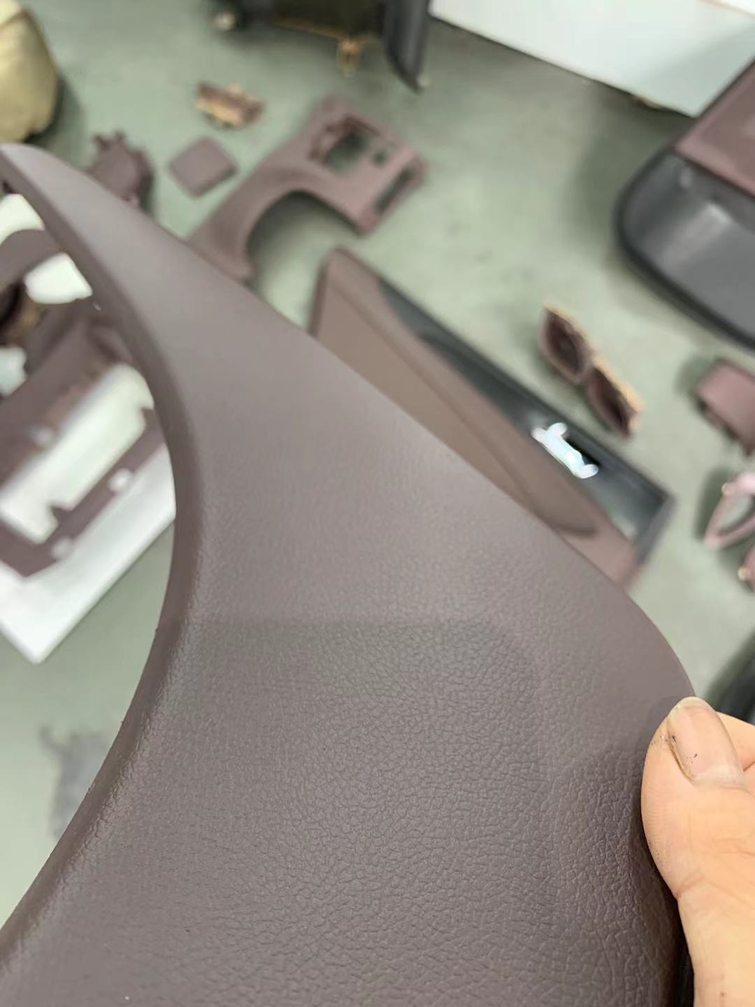 专业汽车内饰翻新材料改色,汽车内饰塑料件改色