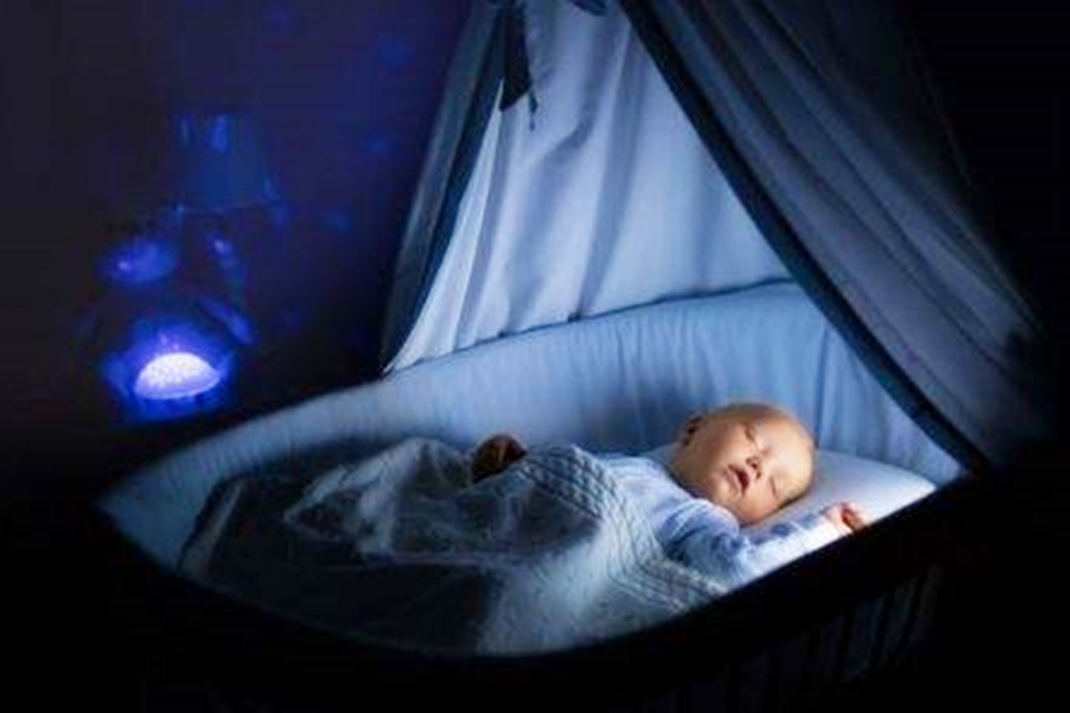 婴儿床安全隐患,婴儿床怎么避免危险