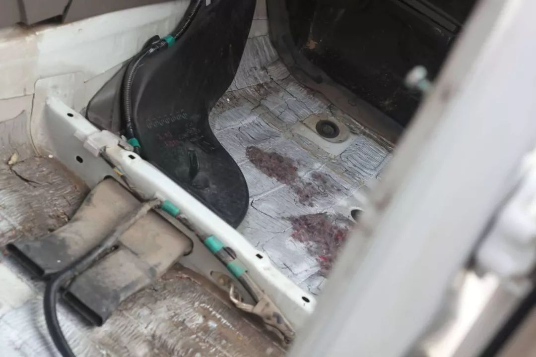 老车翻新：15年后的邂逅，普拉多LC120旧车换新颜，满血复活。