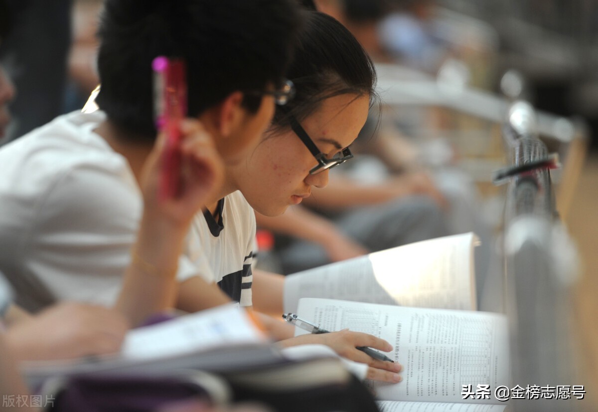 不浪费分等于好志愿,第一志愿压线录取几率大吗