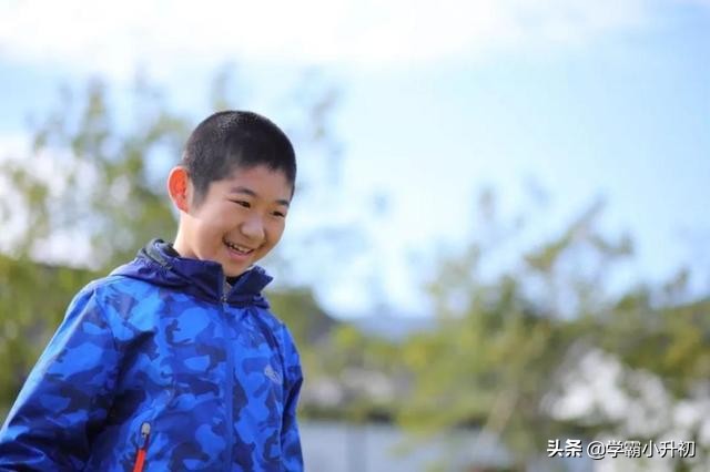 杭州一小学生作文哭诉,小学生写的作文让大人看哭了