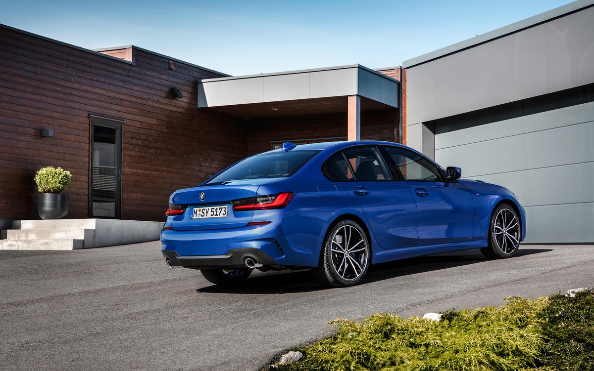 存款100万年入40万买什么车好,年收入25万存款100万买什么车