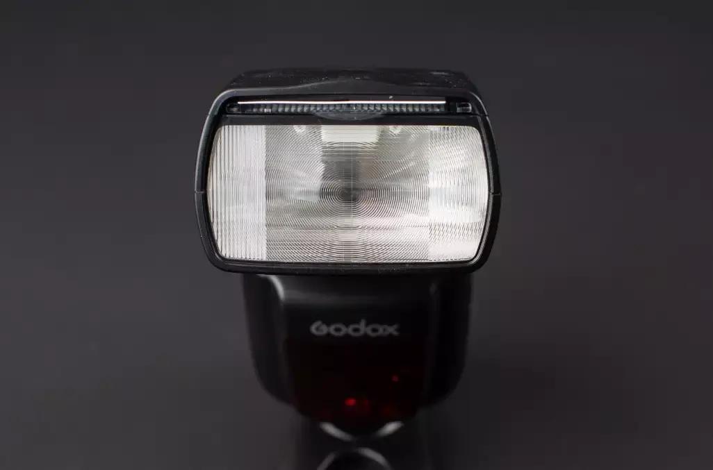 神牛v860二代实拍效果,神牛v860ii和iii对比