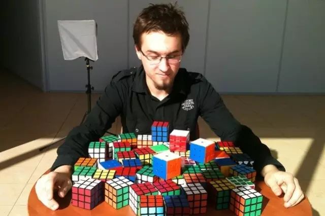 洛爸星球三阶魔方还原教程完整版,三阶魔方最后一层还原角块和棱块