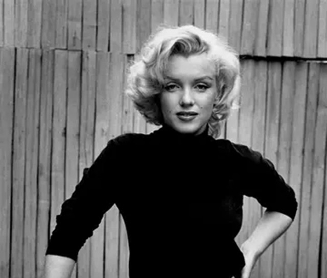 日本医生解剖梦露尸体,声称:心脏和肝脏都没有异常,非常干净