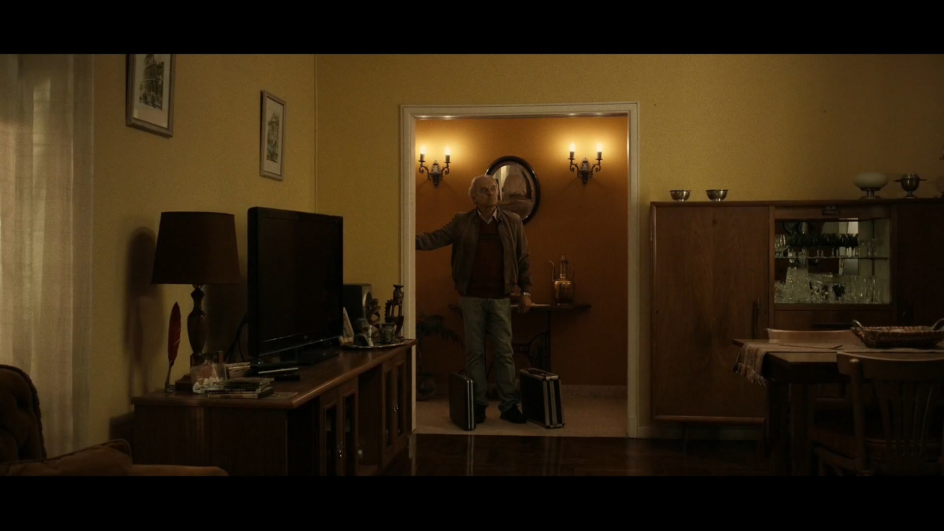 邻居天天半夜装修,邻居大半夜装修吓到了孩子