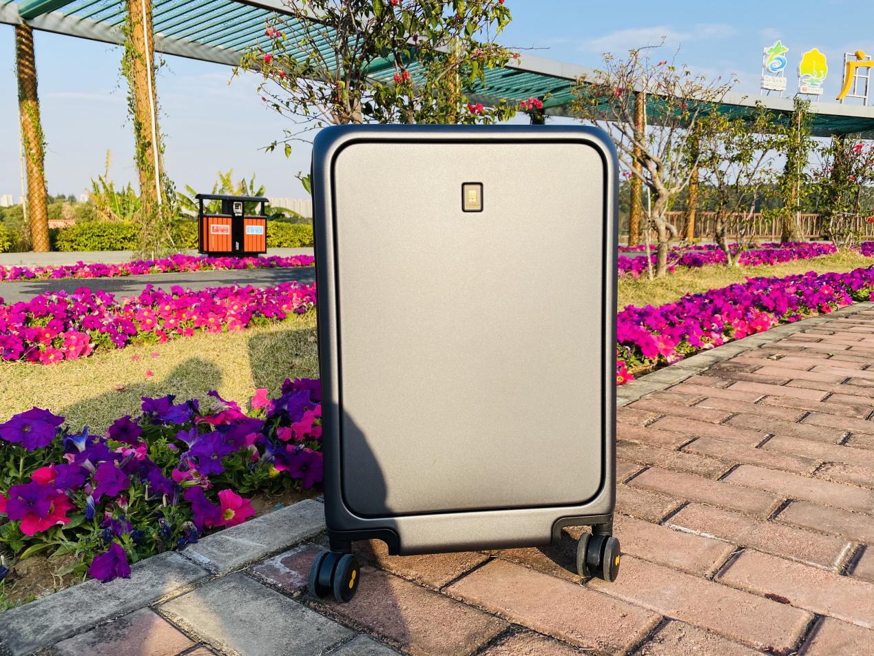 行李箱100寸可充电,行李箱22寸能充电