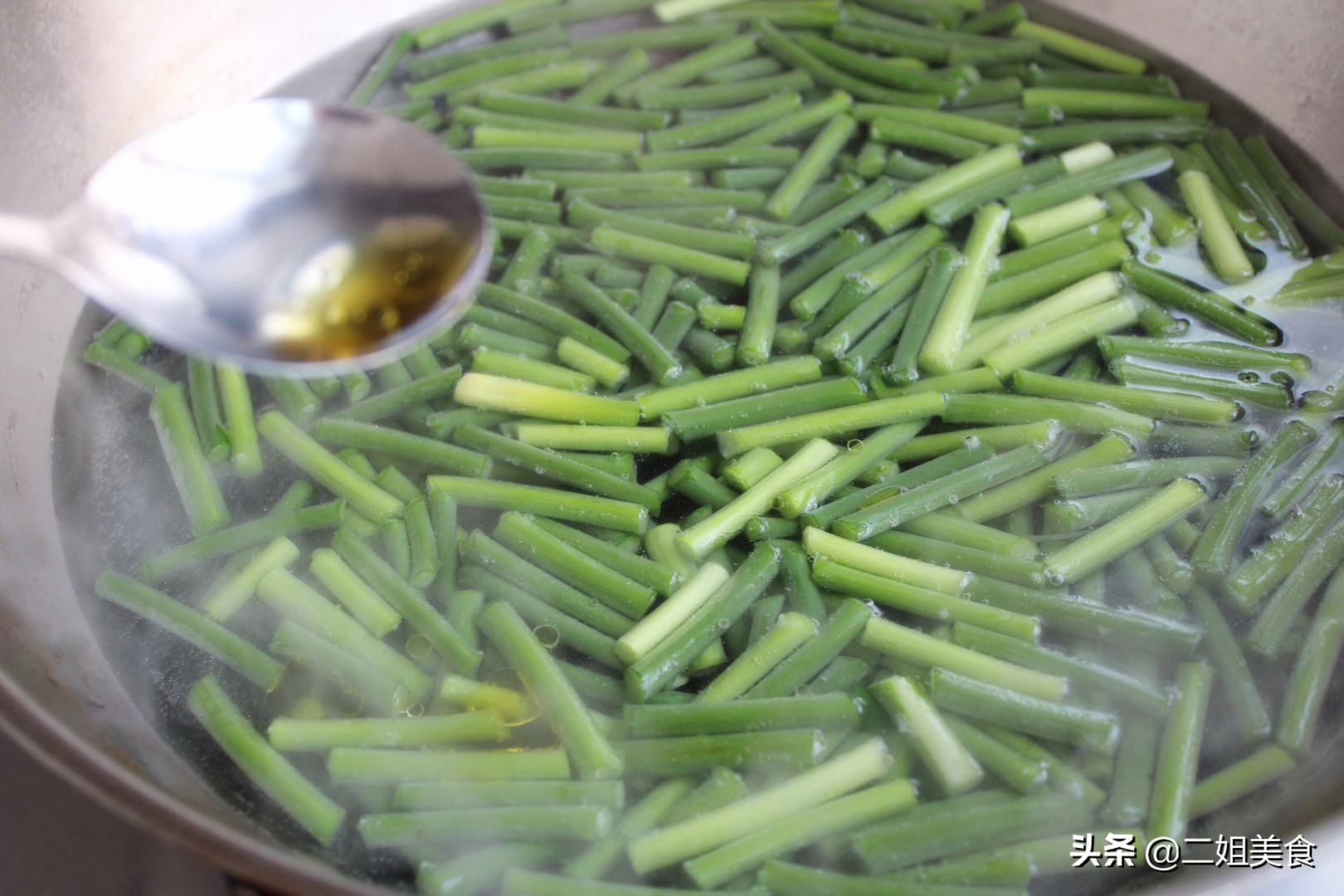 蒜苔炒完没味道,泡的糖醋蒜苔到最后怎么都会发蔫