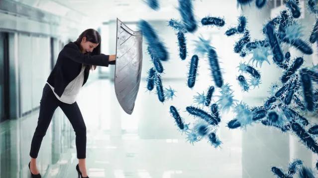 冬天腿上起白皮屑是怎么回事,冬天裤子上很多白色皮屑怎么去除