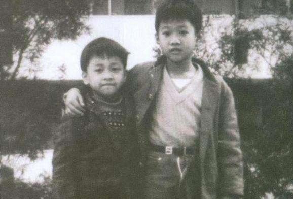 黄家驹年轻时的情史,黄家驹当年的爱情故事