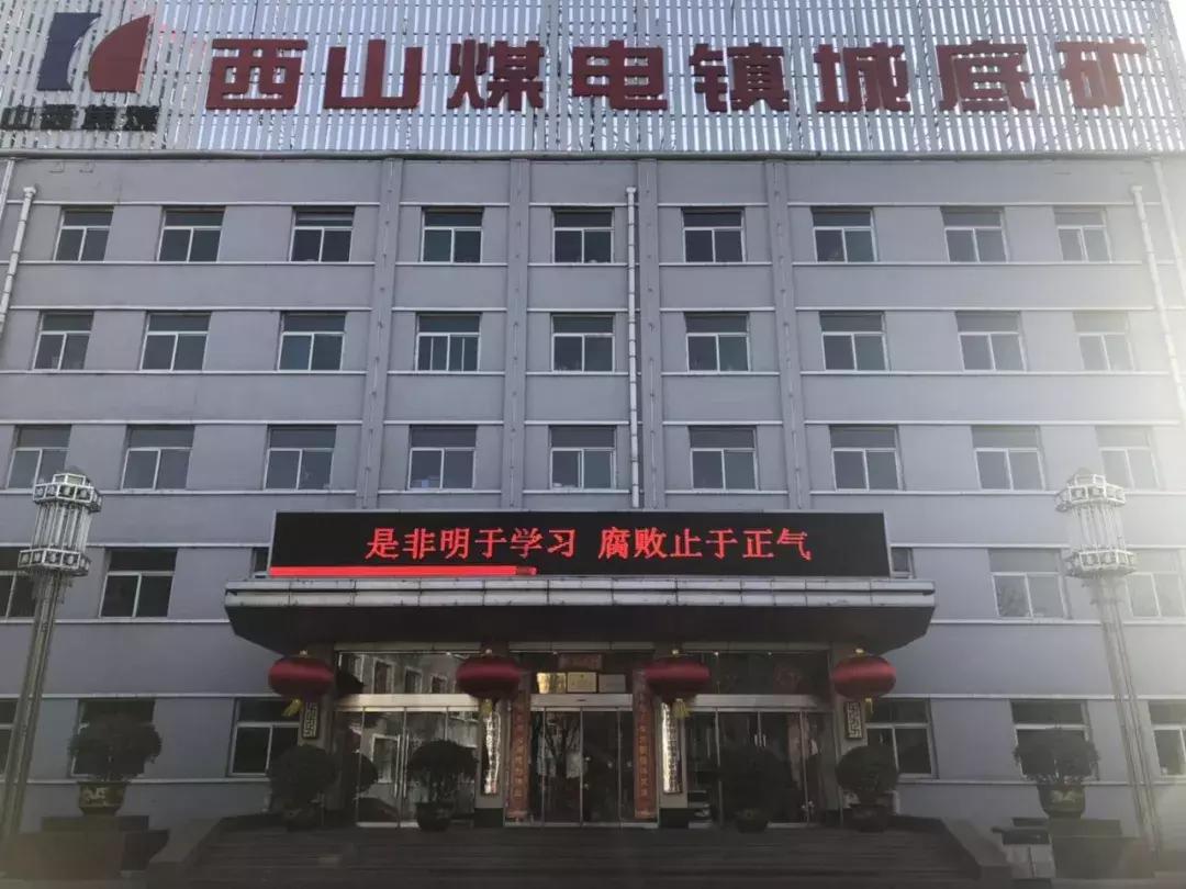 一年一度迎春节送春联活动,年越来越近又到写春联的日子