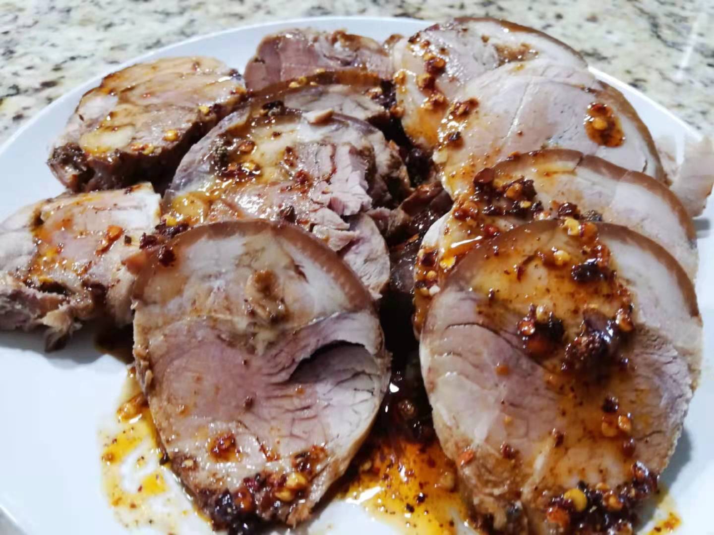 30年大厨教你酱肘子的正宗做法,大姐教你正宗酱肘子的做法