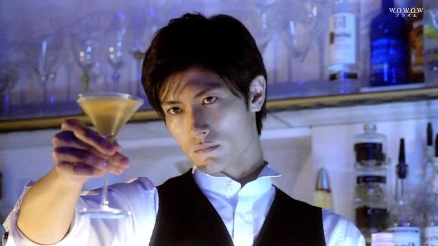 读《变身》：“我”变成了另一个人，这样活着，还不如死去