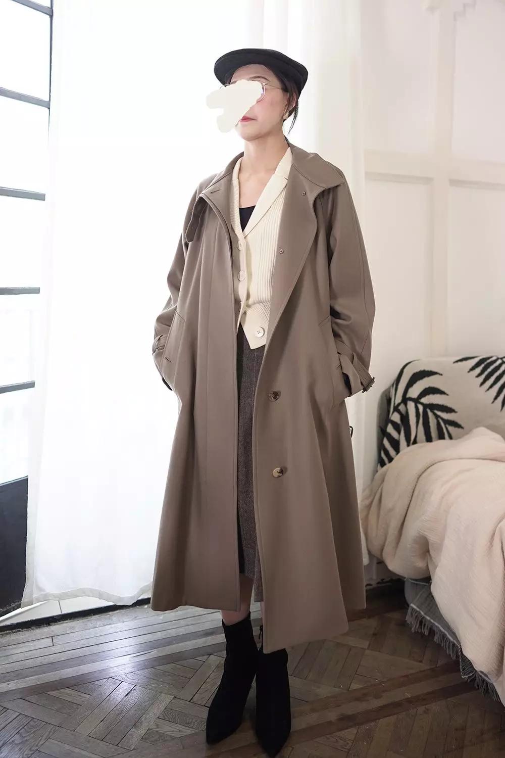 杏色大衣内搭什么颜色毛衣好看,深蓝色大衣内搭什么颜色的毛衣