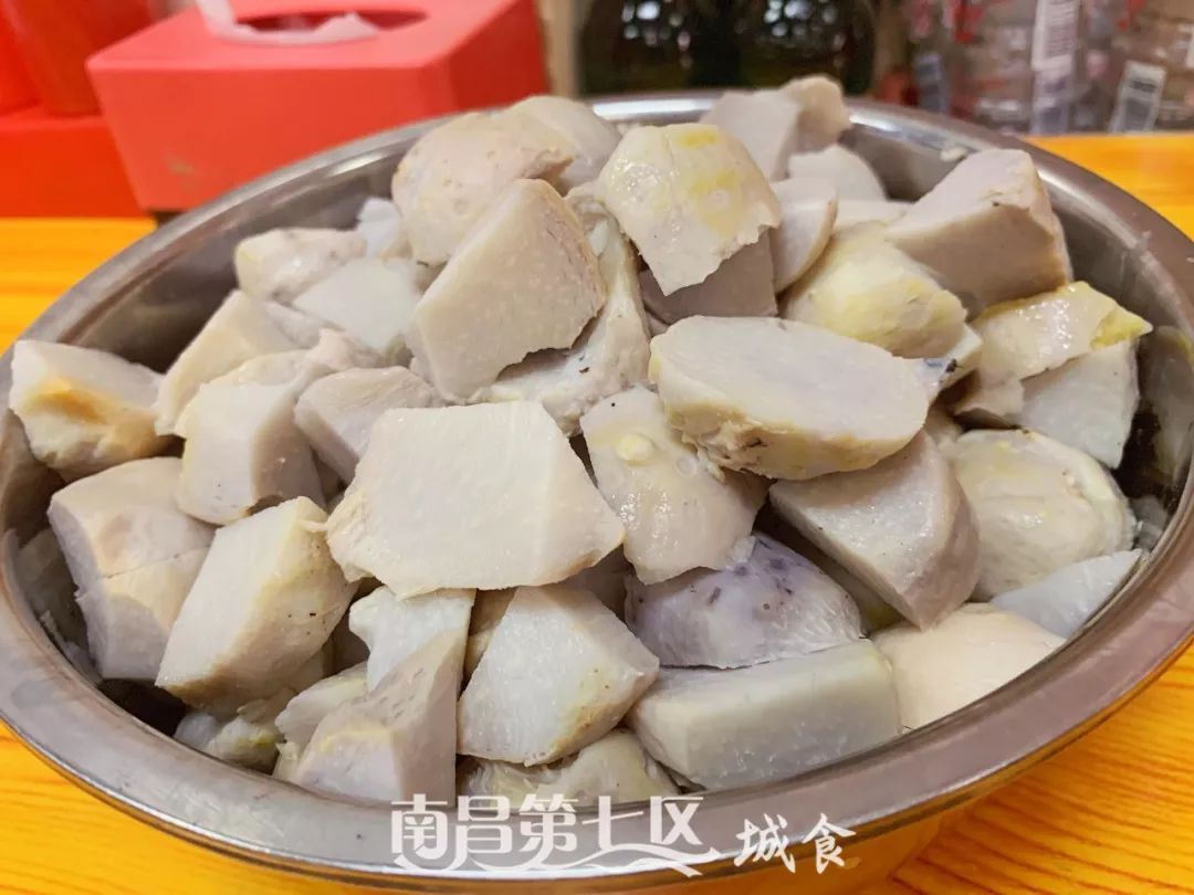 在民德路开了16年的水煮店，花甲肉腰子鸡脚都是心头好|城食19