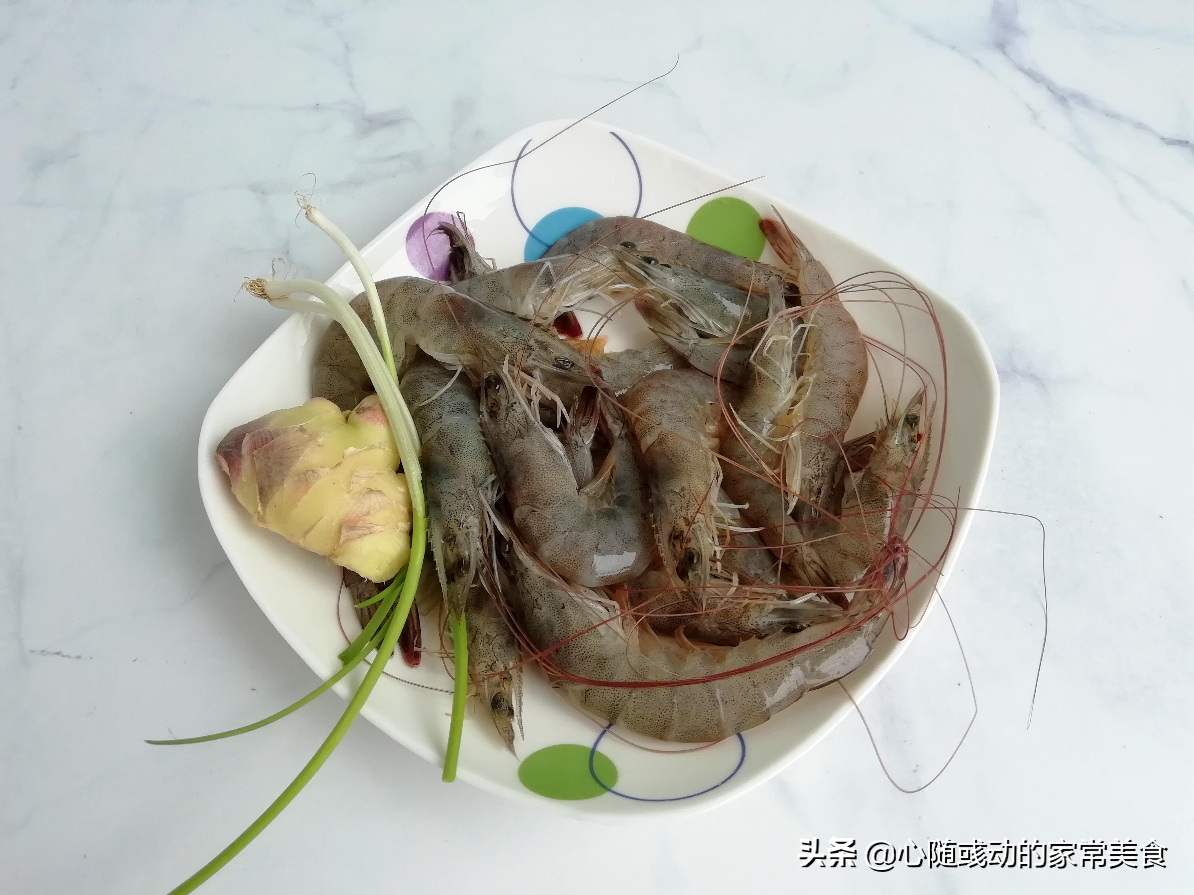 虾头到底能不能放心大胆吃,虾头里的脑能吃吗