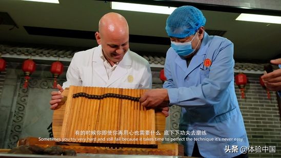 神剧《大宅门》,讲述了北京同仁堂的故事,也预言了当今的流行词