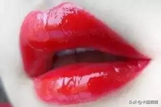 涂口红时的小尴尬,涂口红时易犯的小错误