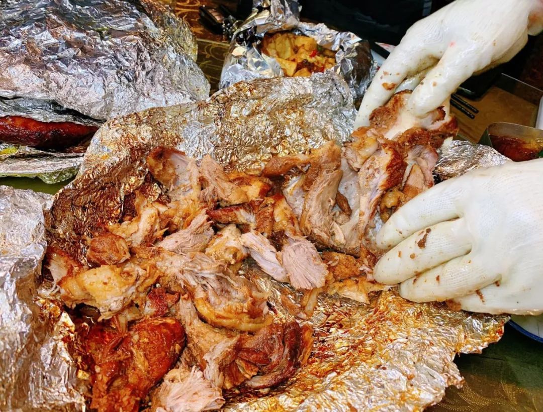 炭火烧公鸡哪家好吃,特色土窑烧公鸡