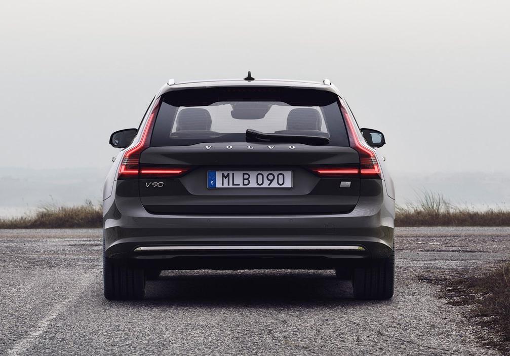 2019款沃尔沃旅行车v90第一视角,沃尔沃v90旅行车跨界版是什么意思