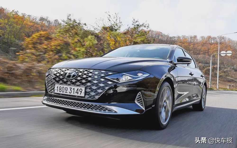 现代比雅尊好的车,12年现代雅尊和索纳塔大小