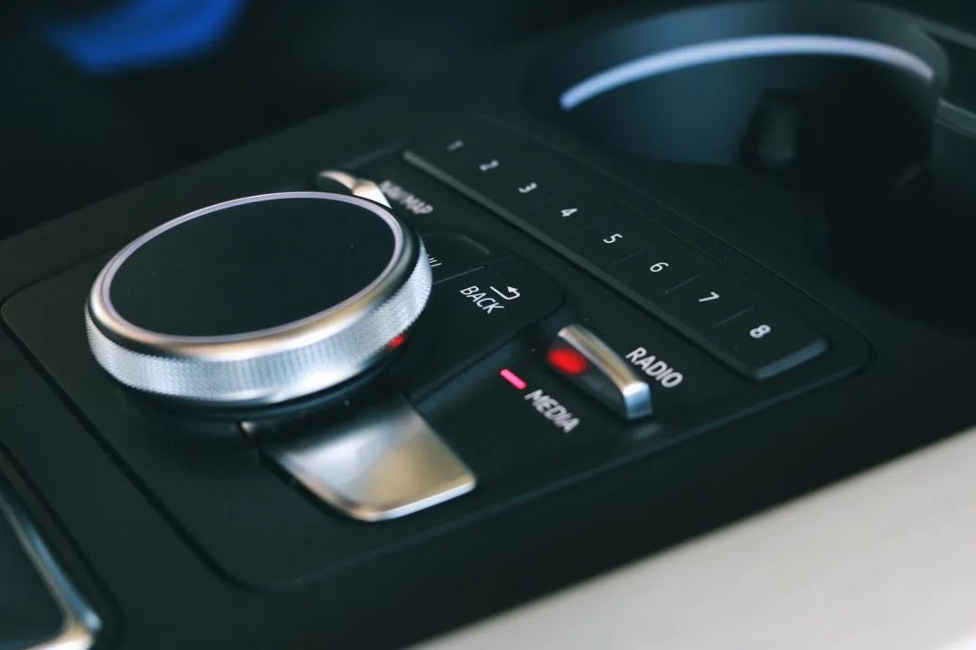 奥迪a5a6哪个好,奥迪a53.0机械增压