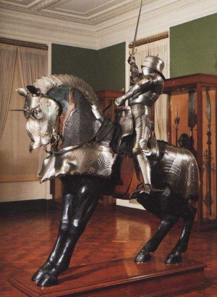 减配、租借、差异化,车商套路15世纪就有了?说说板甲为何能普及