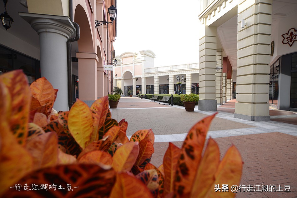 上海佛罗伦萨小镇,奥特莱斯世界名品购物中心,中国奢侈品领导者