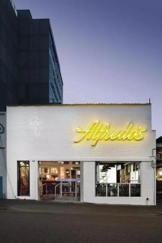 高质量门头招牌标识标牌,国外优秀的门头设计效果图大全