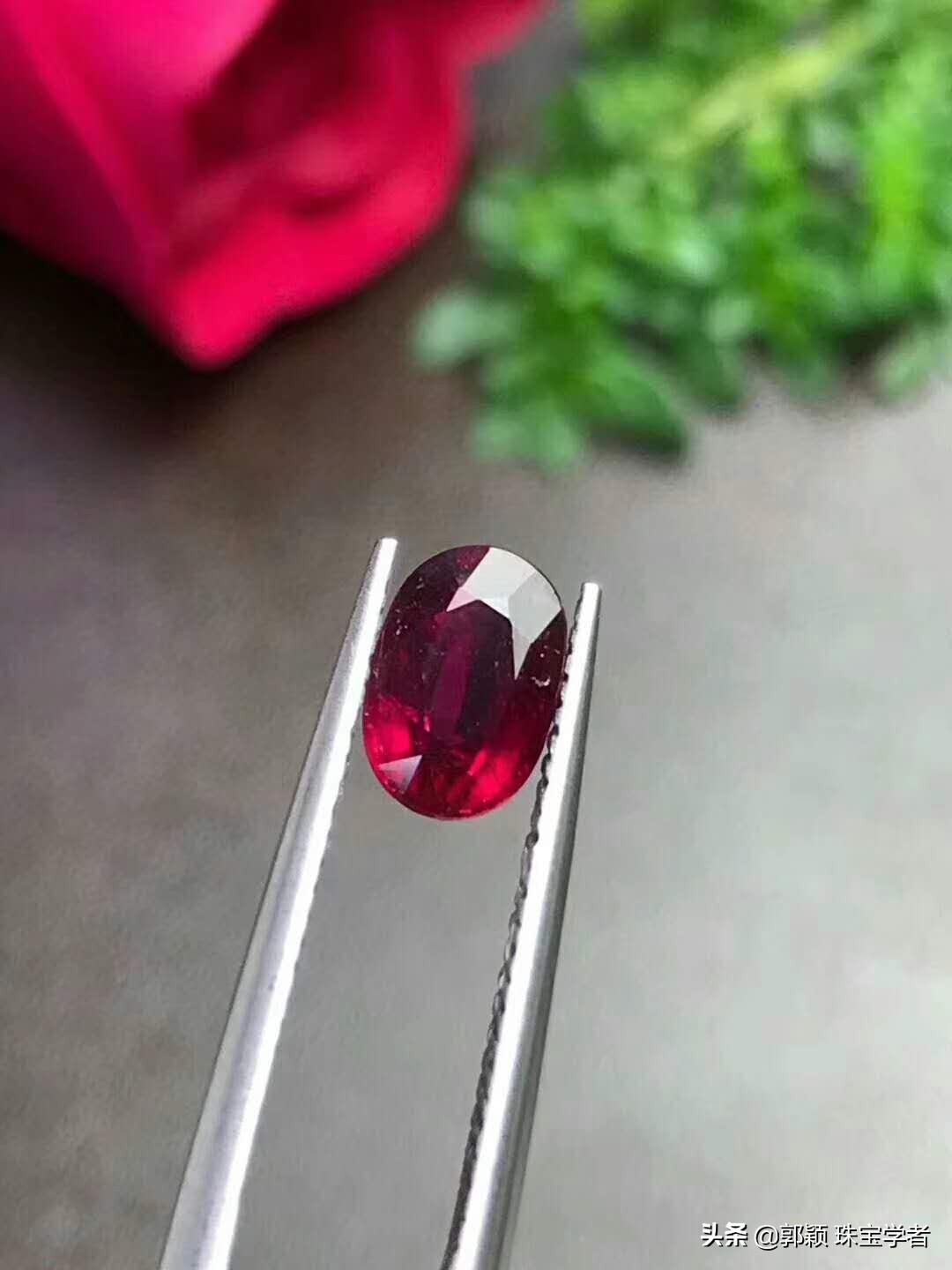 一对镶嵌银耳钉大约多少钱,碧玺镶嵌耳钉图片