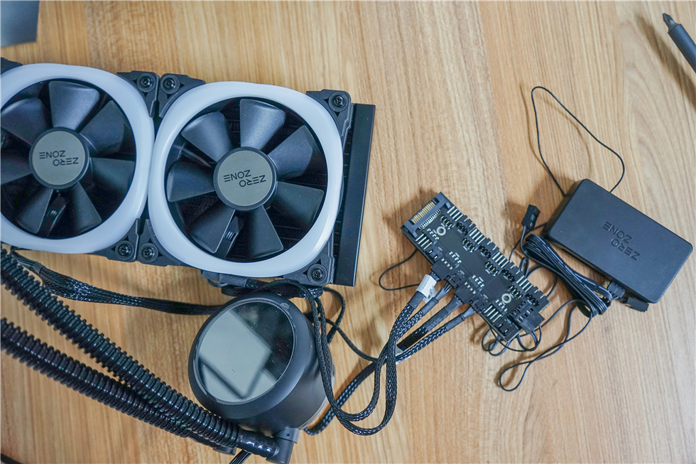 科技以灯为本,3600X+B450+BMR-24水冷+大水牛铁血战士机箱装机秀