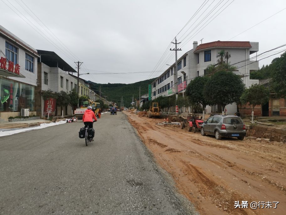 不负金秋香格里拉环线骑行视频,不负金秋千里骑行15天