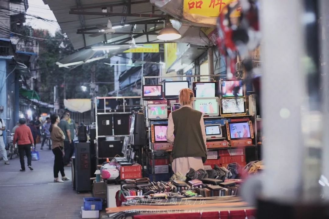 旧货市场机械胶片相机,120块的理光傻瓜胶片相机