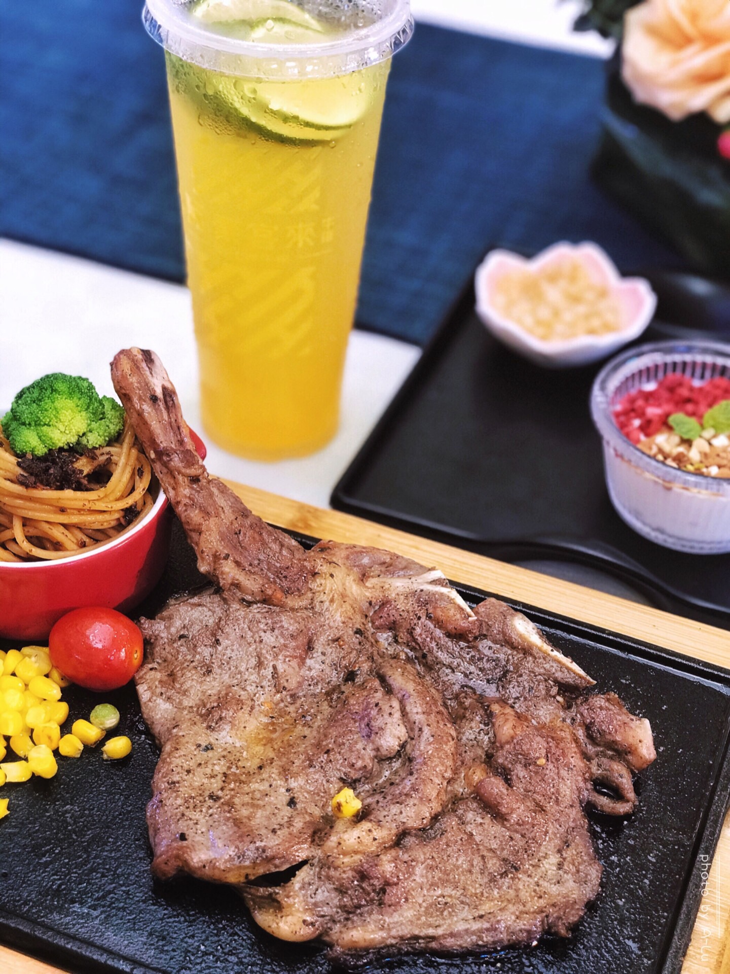 牛劲上来了！豪客来牛排携战斧，雷霆出击引爆夏日