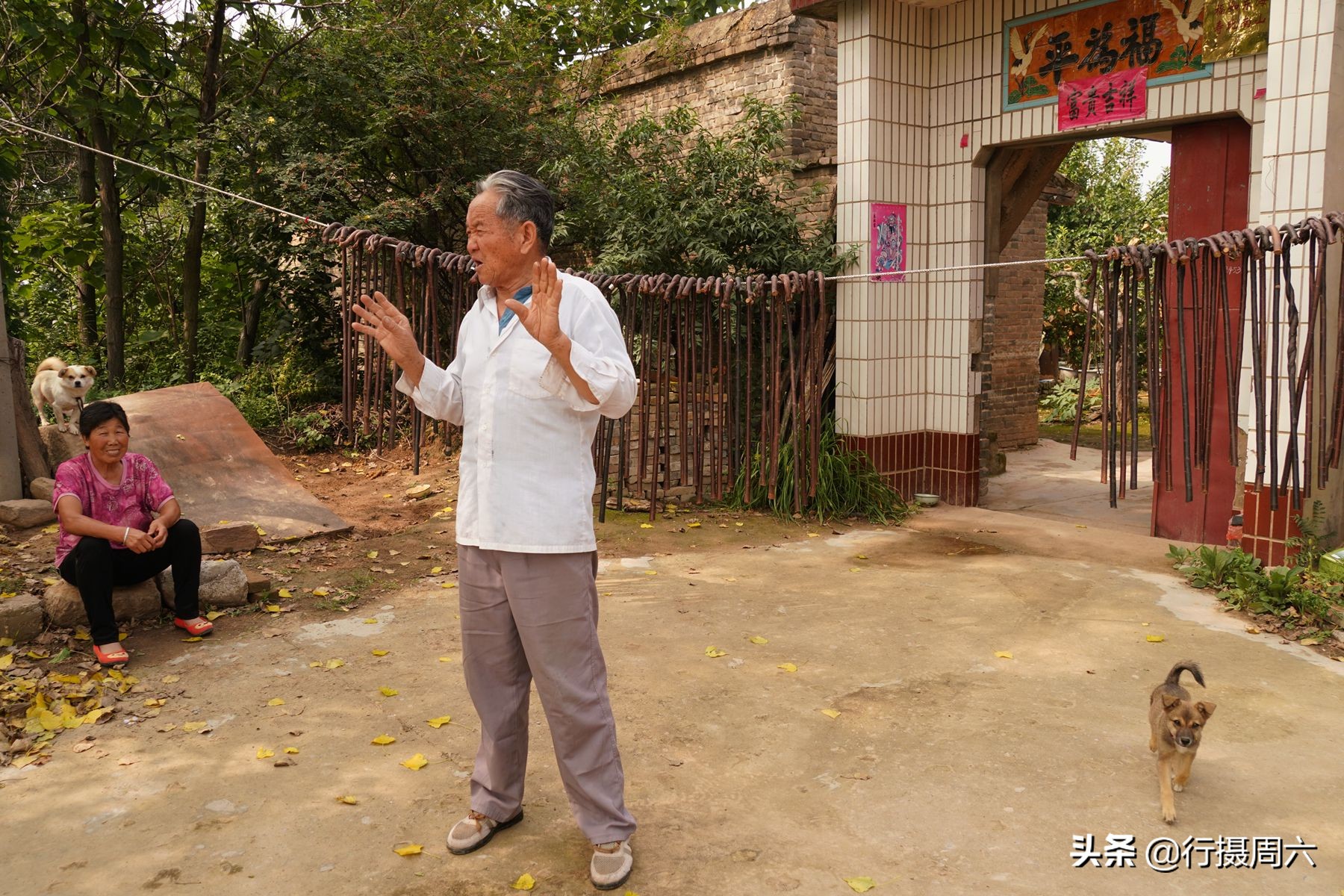 老人拐杖实木原木老年拐棍,纯手工制作实木拐杖批发