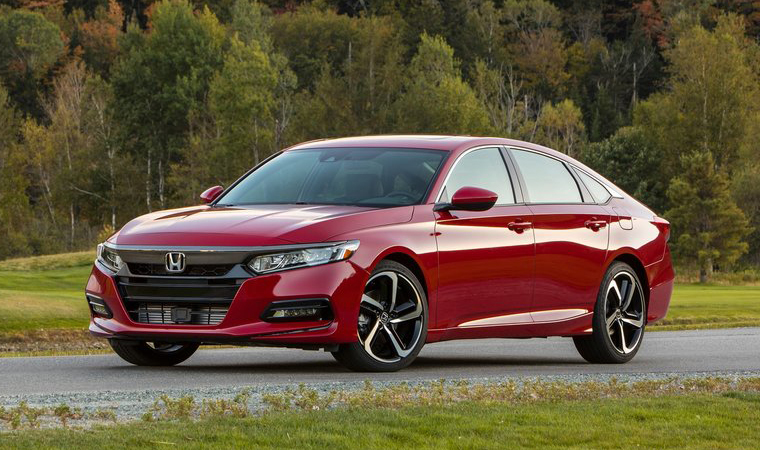 别哭穷了，25岁努力开上这几款车才叫小有成功的