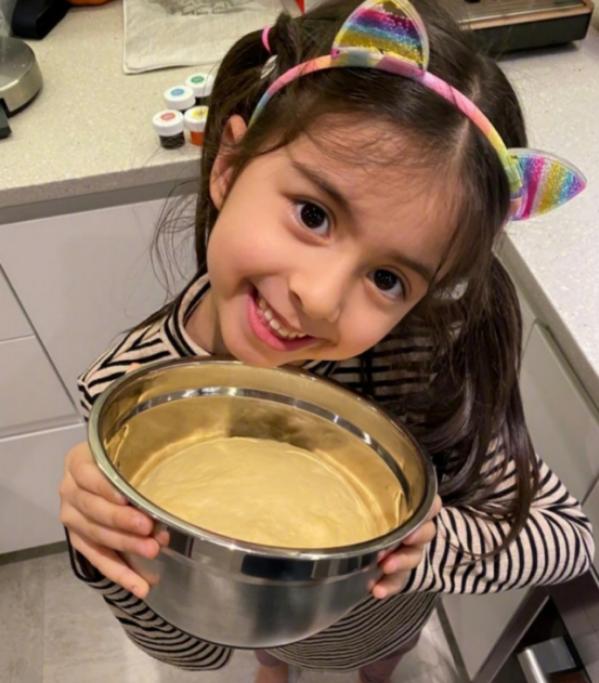 梁咏琪女儿长大后照片,梁咏琪和女儿同框近照