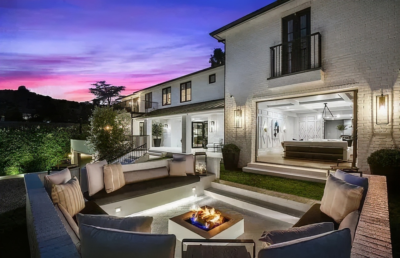 蕾哈娜与rocky还在交往吗,蕾哈娜17亿美元财产