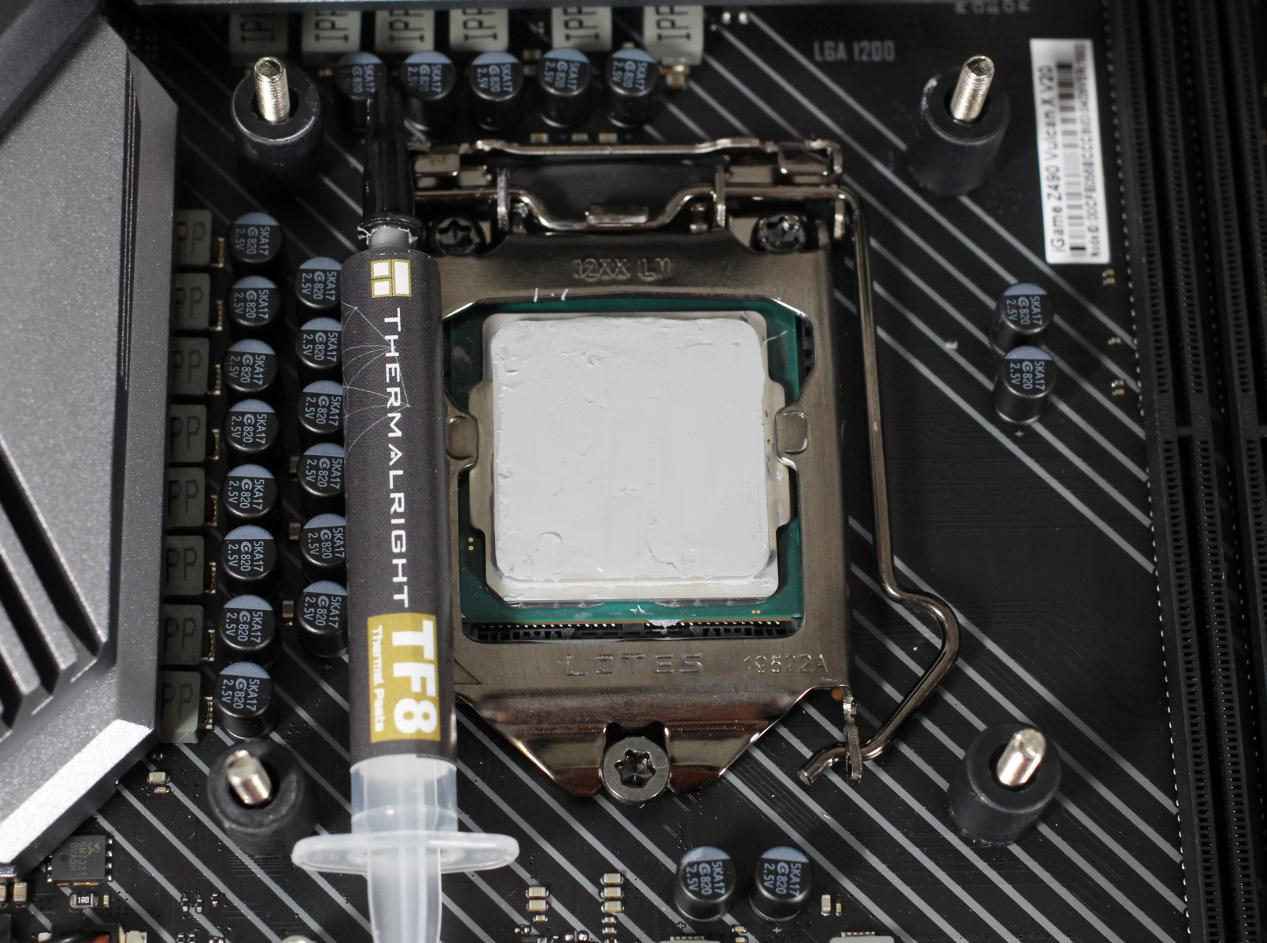 三款主流硅脂横评：谁能为十代酷睿散热解忧？