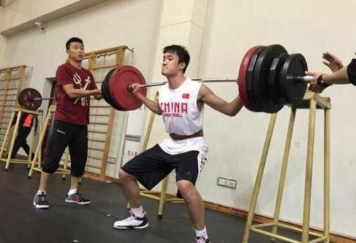 如何拥有一双美腿？深蹲可以让你实现愿望