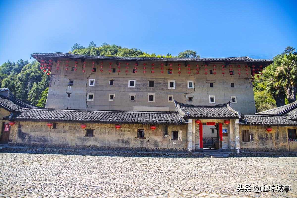 南靖土楼光看四菜一汤不过瘾,沼泽地上的最高土楼,堪称风水宝地