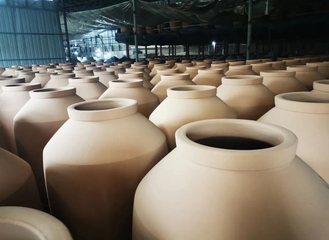 仁怀市茅台镇酒厂酒坛出售,茅台酒厂用的什么酒坛