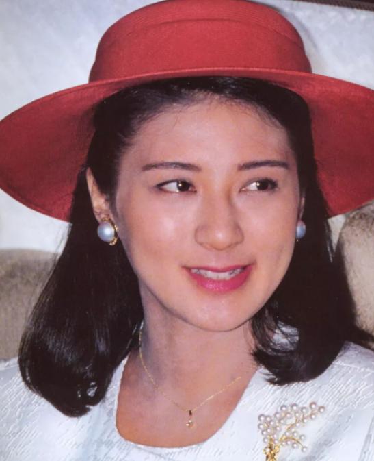 日本皇后凉子和美智子,日本良子皇后的基因真强大
