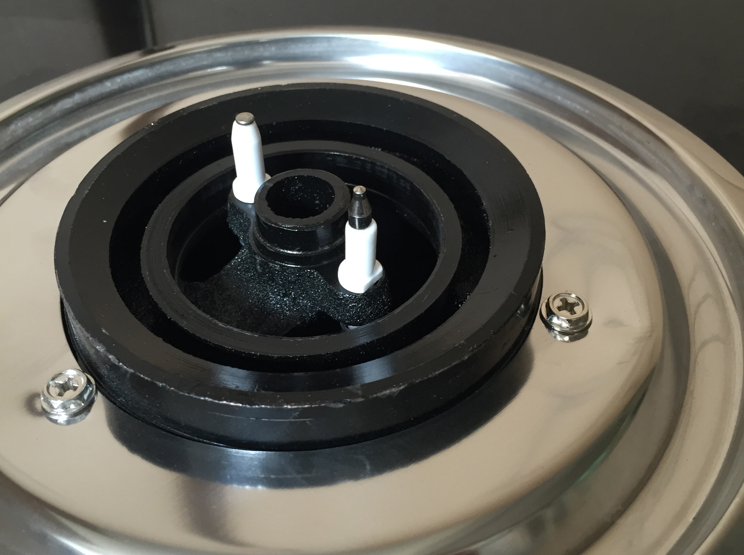 燃气灶打不着火松手就灭怎么办,燃气灶打不着火松手就灭是啥原因